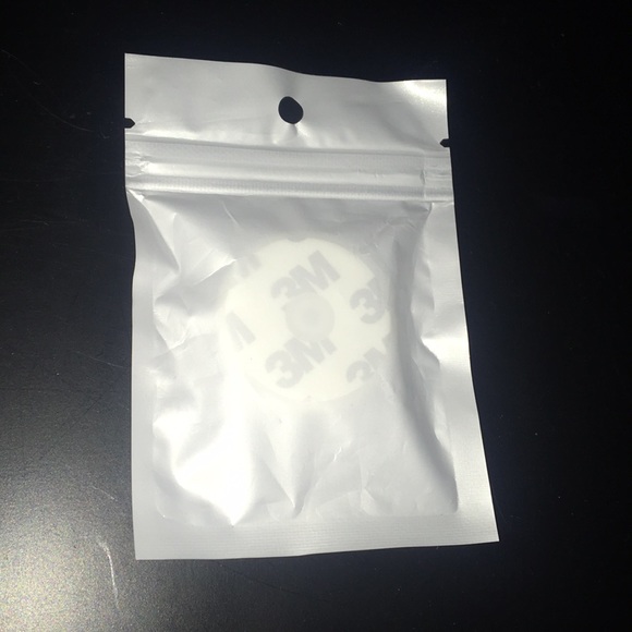 New pop socket FREE w/ $25 purchase - Picture 2 of 2